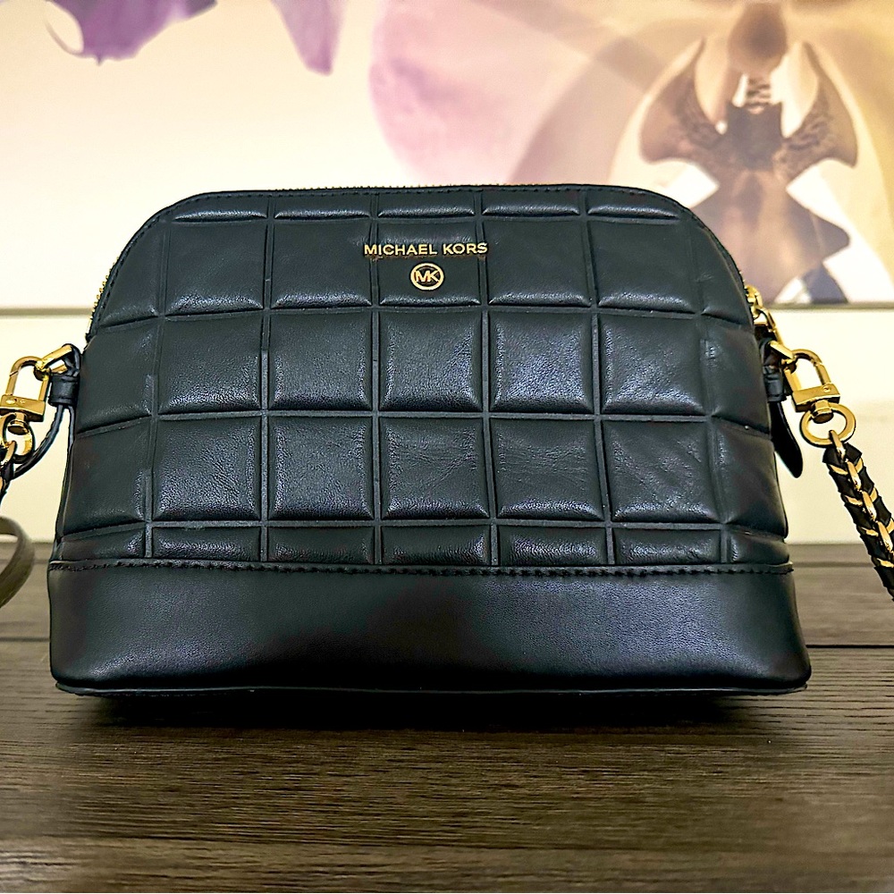 Michael Kors black quilted crossbody S/M